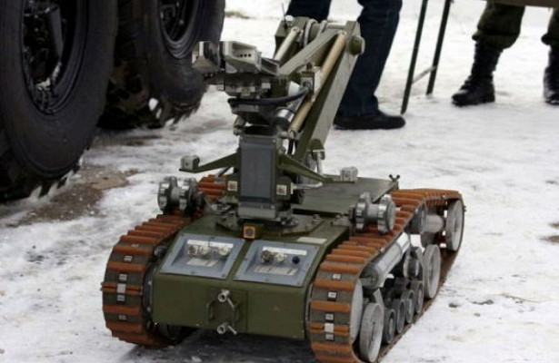 Ученый рассказал, когда у России появятся автономные боевые роботы 